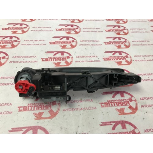 Ручка дверей передніх правих зовнішня Renault Trafic III 2014-2021 806079436R